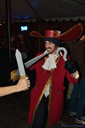 11125 - Halloween, 6th Street in Austin  - (GPI_1465_051_batch2.NEF)