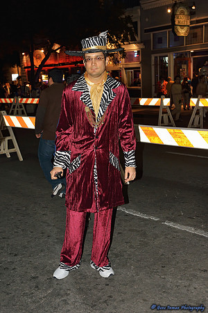 11101 - Halloween, 6th Street in Austin  - (GPI_1351_027_batch2.NEF)