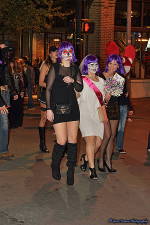 10924 - Halloween, 6th Street in Austin  - (GPI_1402_043_batch1.NEF)