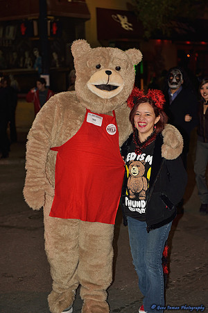 11080 - Halloween, 6th Street in Austin  - (GPI_1301_007_batch2.NEF)