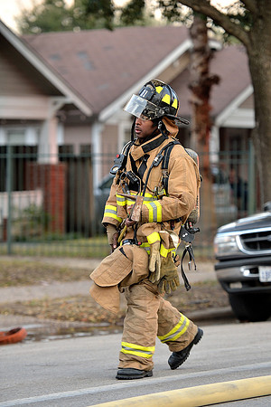 xGPI_5076_80_23K.nef --  Heights Blvd. Fire