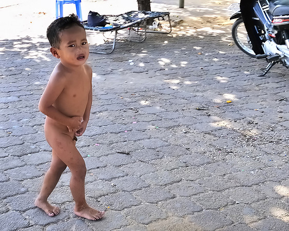 Homeless Child - Phnom Penh