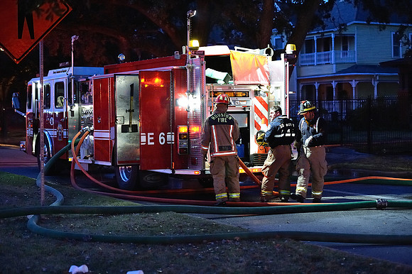 xGPI_4910_38_23K.nef --  Heights Blvd. Fire