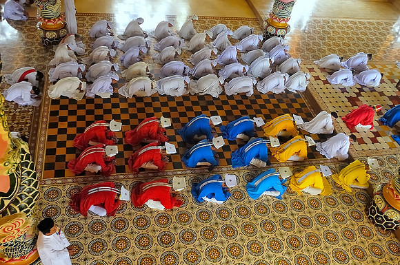 Cao dai Temple Prayers .ki