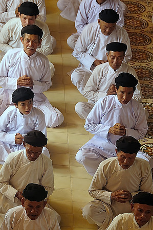 Cao dai Temple Prayers fg