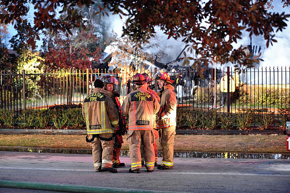 xGPI_4911_39_23K.nef --  Heights Blvd. Fire