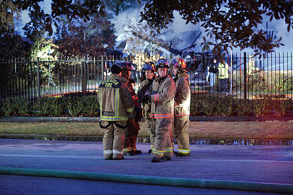 xGPI_4912_40_23K.nef --  Heights Blvd. Fire
